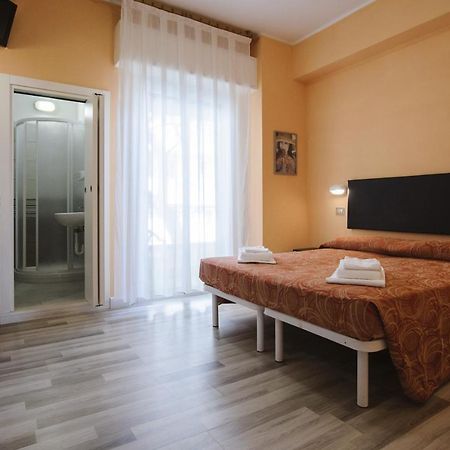 Hotel Milena リミニ エクステリア 写真