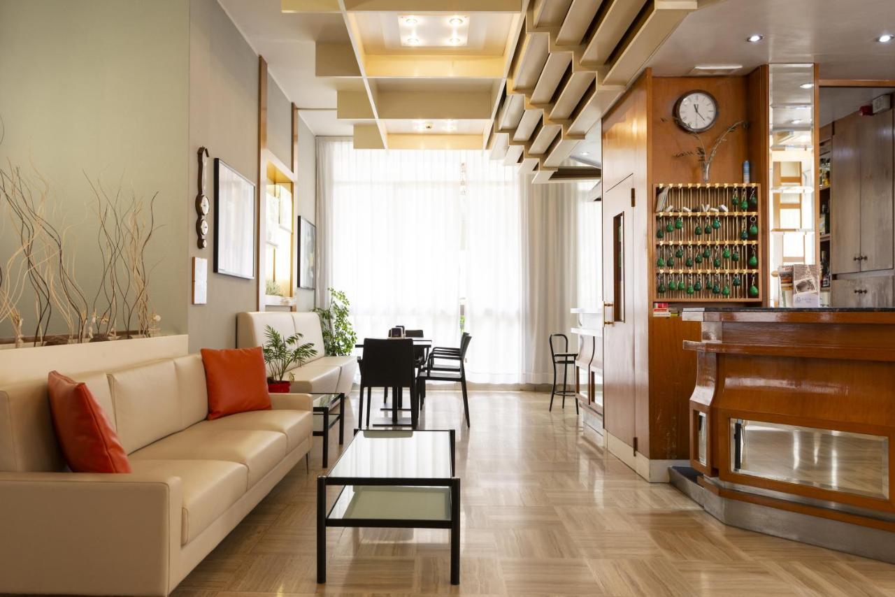 Hotel Milena リミニ エクステリア 写真